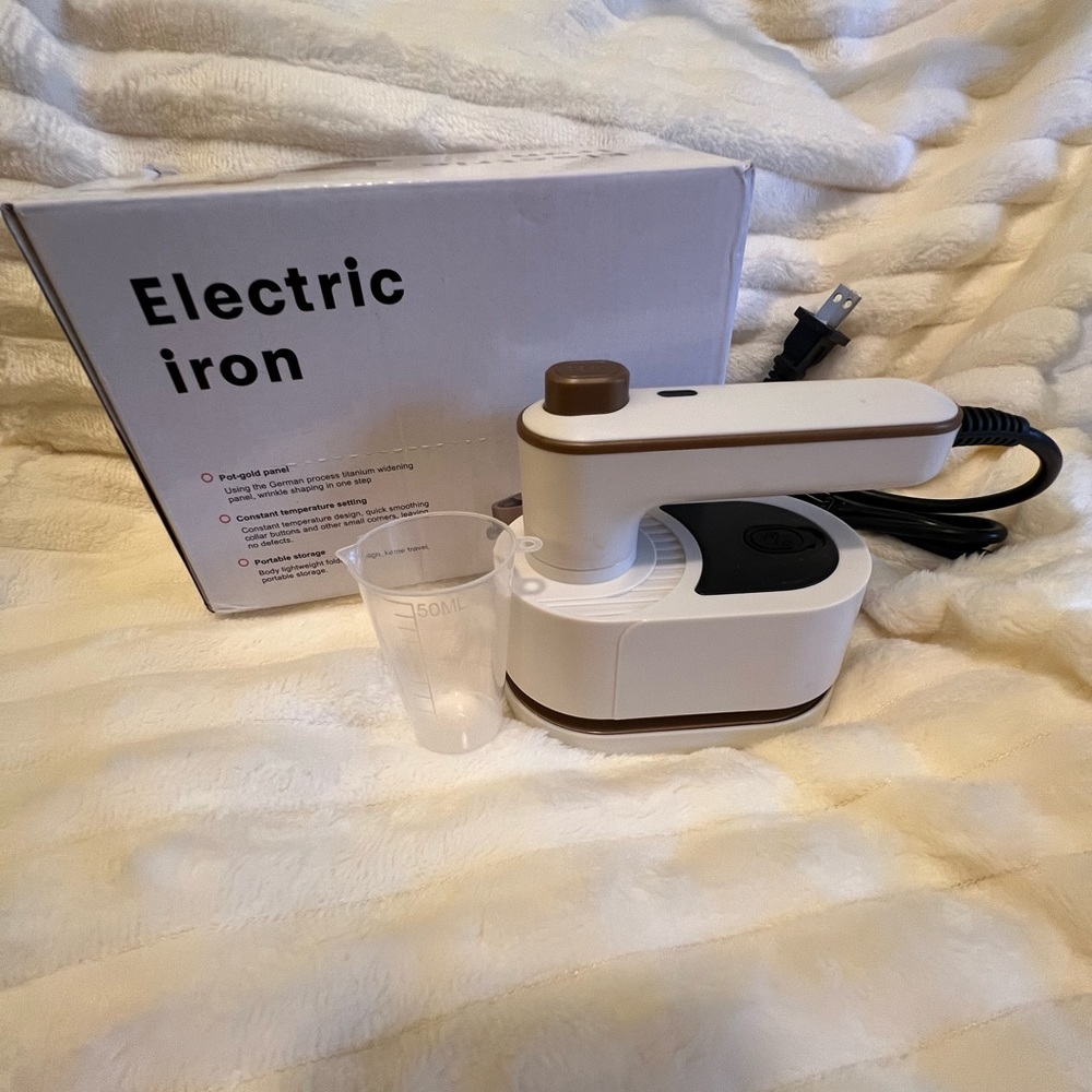 Electric Iron Portable New in Box - Picture 5 of 6